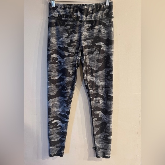 TEREZ Women’s Gray Camo Print Active Leggings Size L - Picture 1 of 5